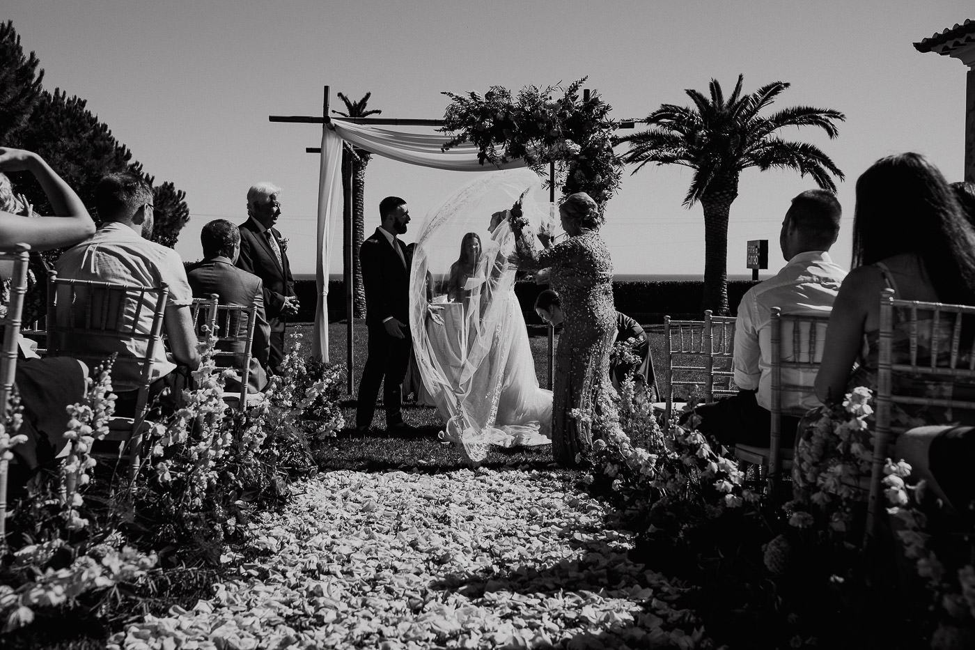 bride-groom_senhora-da-guia-cascais-boutique-hotel_cascais_documentary-wedding-photography_destination-wedding